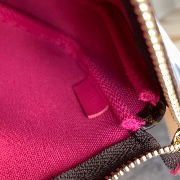 LOUIS Vuitton Christmas 2020 mini pochette access - Picture 9 of 11